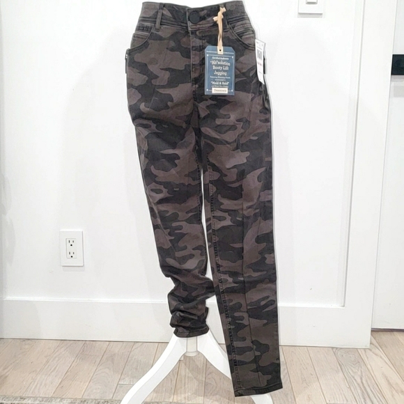 Democracy Women's Ab Solution Jegging - Picture 13 of 16